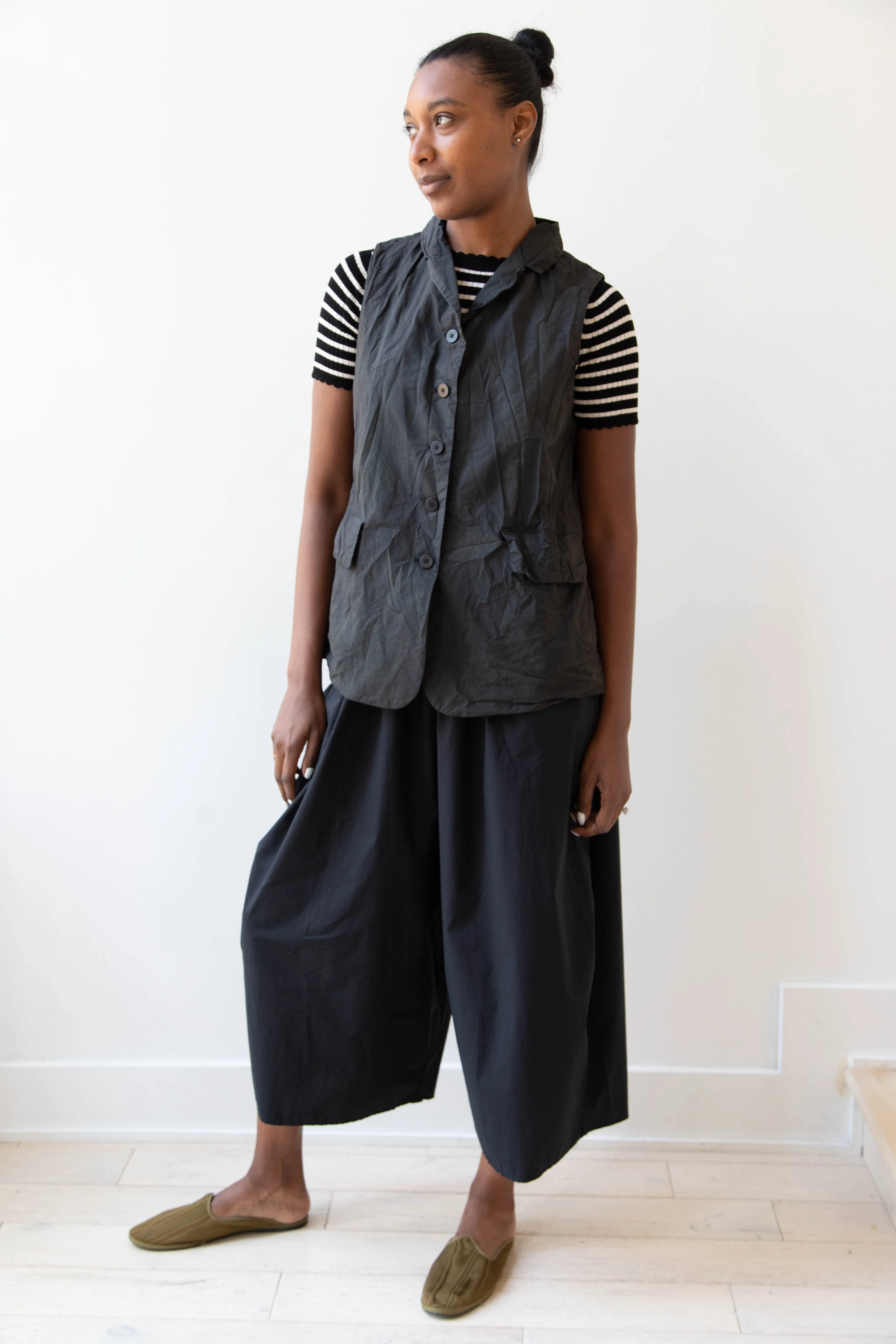 Album di Famiglia | Sleeveless Blazer CC in Charcoal