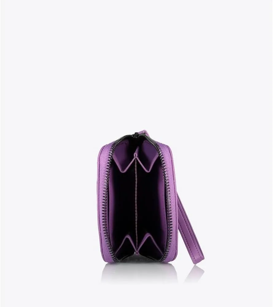 Axel Women's Quilted Wallet Callie with Wristlet Made of Synthetic Leather, Purple, One Size