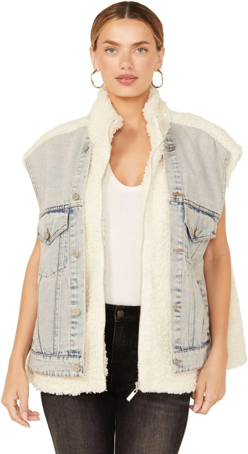 [BLANKNYC] Womens Light Wash Denim Trucker Vest W/Faux Sherpa Detail in Snow Bank
