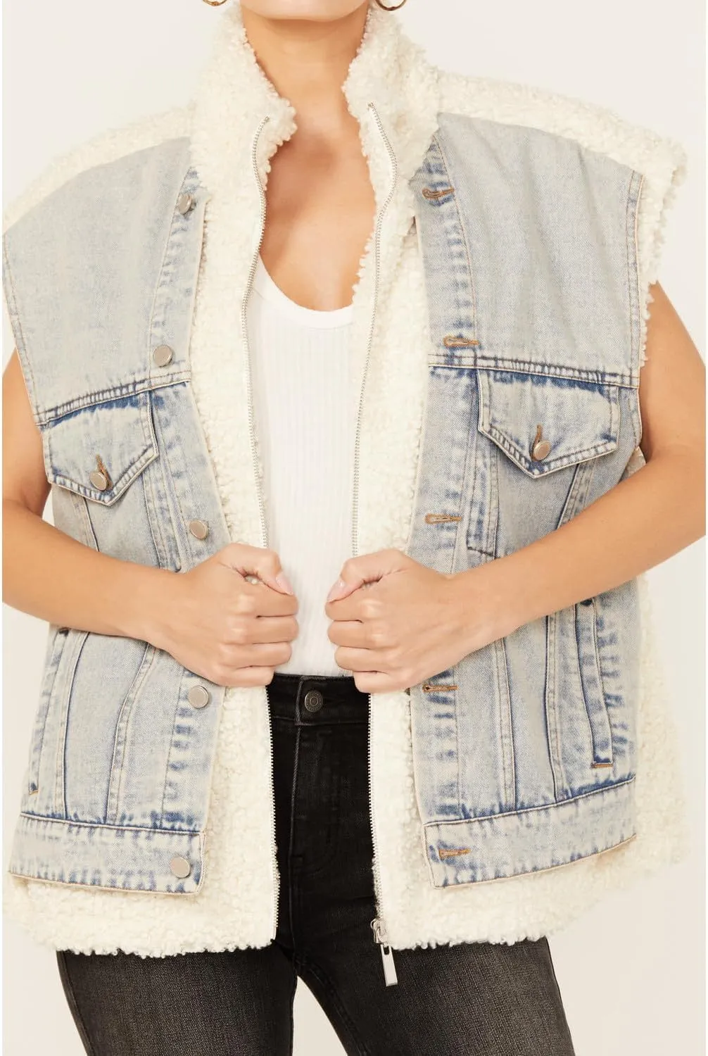 [BLANKNYC] Womens Light Wash Denim Trucker Vest W/Faux Sherpa Detail in Snow Bank