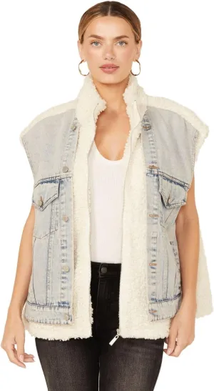 [BLANKNYC] Womens Light Wash Denim Trucker Vest W/Faux Sherpa Detail in Snow Bank