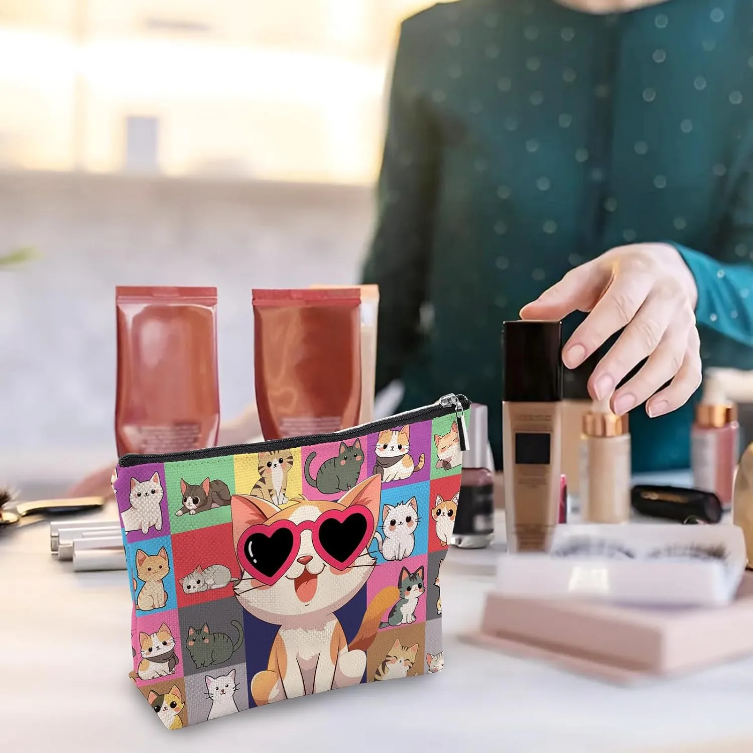 Cute Cats Makeup Bag, Cat Lovers Gifts For Women, Cute Cats Cosmetic Bag, Travel Toiletry Pouch With Zipper, Birthday Anniversary Christmas Gifts For Mom Sister, Travel Toiletry Bag