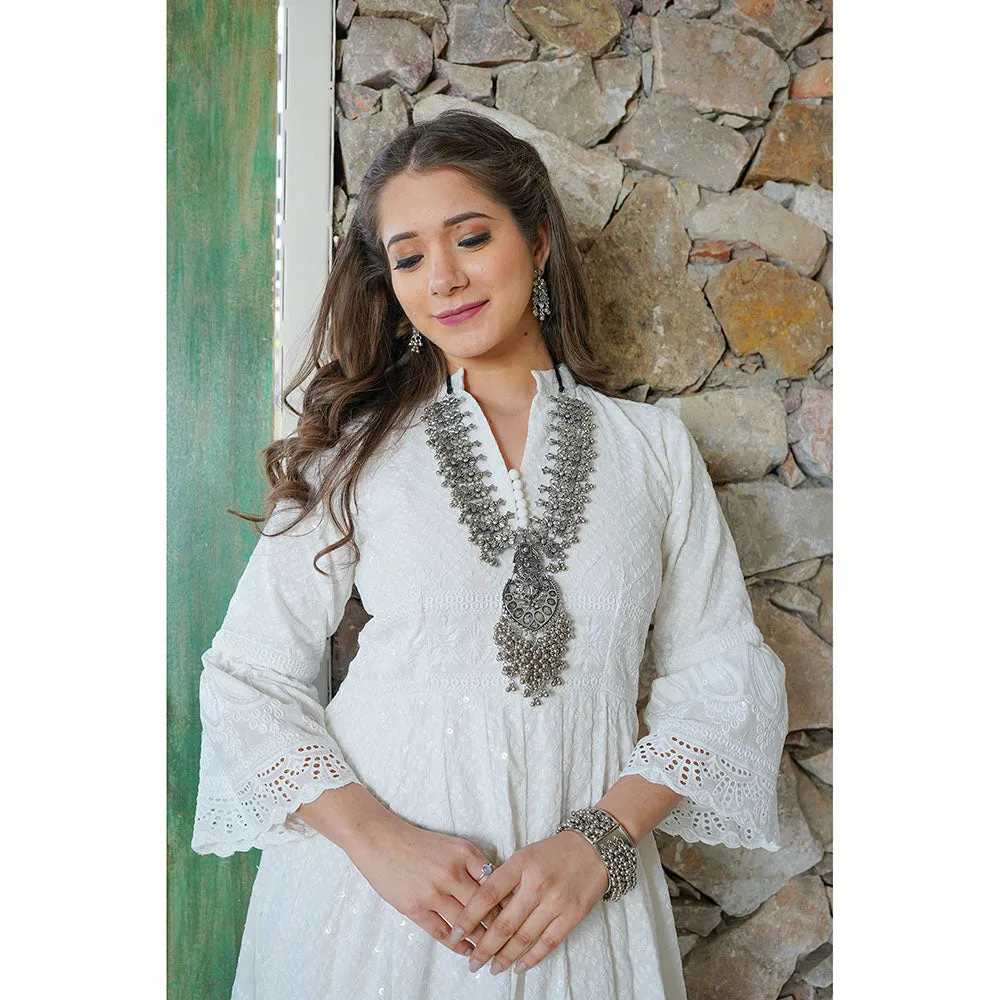 HOUSE OF JAMOTI White Beauty Chikankari Kurta Pant (Set of 2)