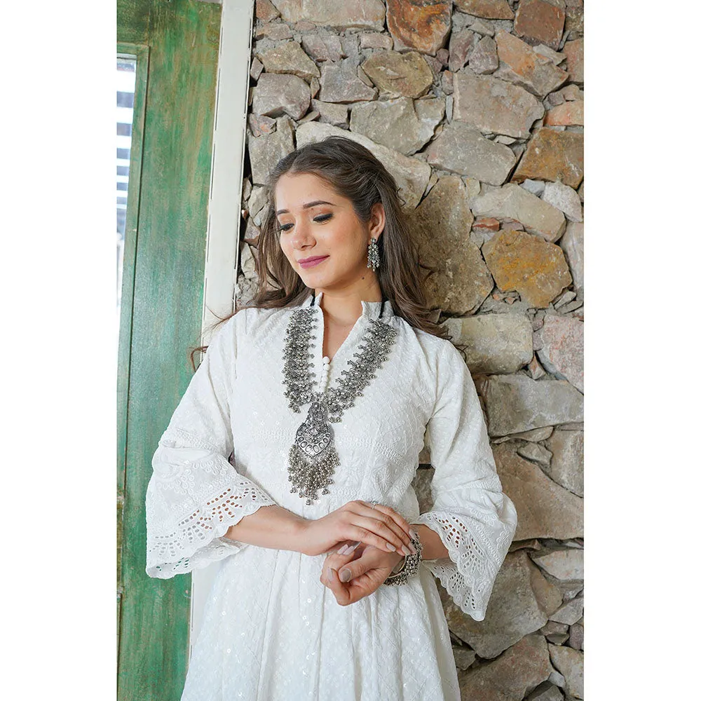 HOUSE OF JAMOTI White Beauty Chikankari Kurta Pant (Set of 2)
