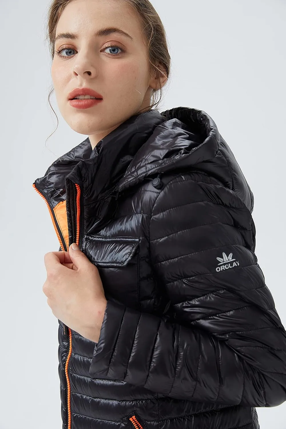 Orolay Women's Light Down Jacket Packable Winter Coat Hooded Cropped Puffer Jacket