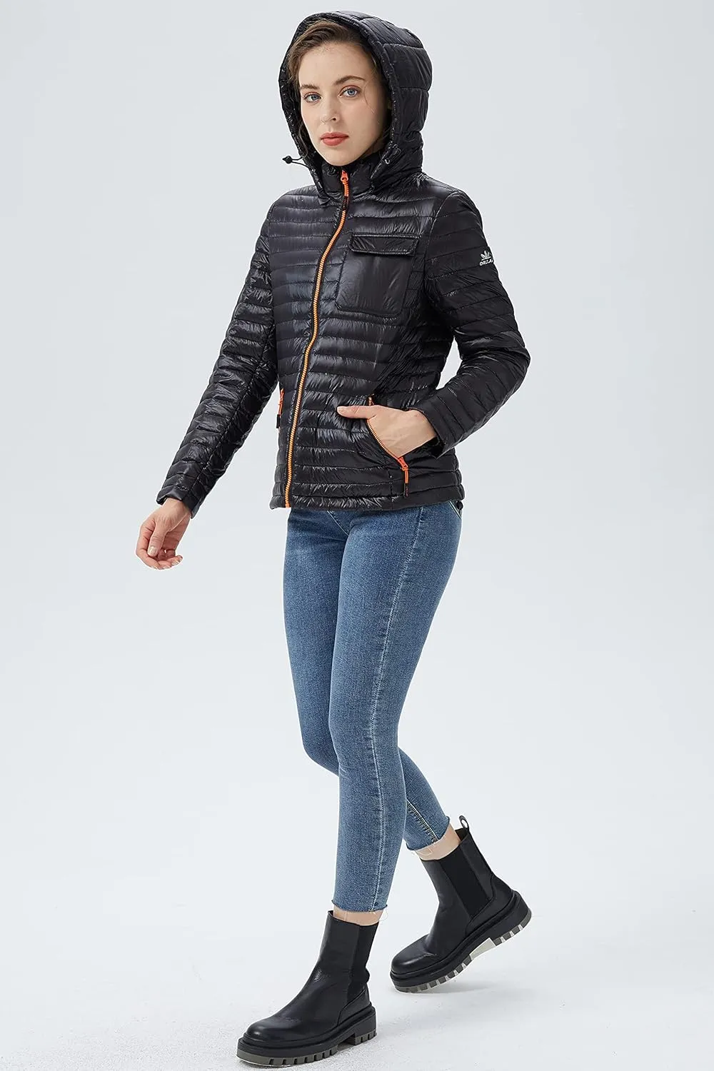 Orolay Women's Light Down Jacket Packable Winter Coat Hooded Cropped Puffer Jacket