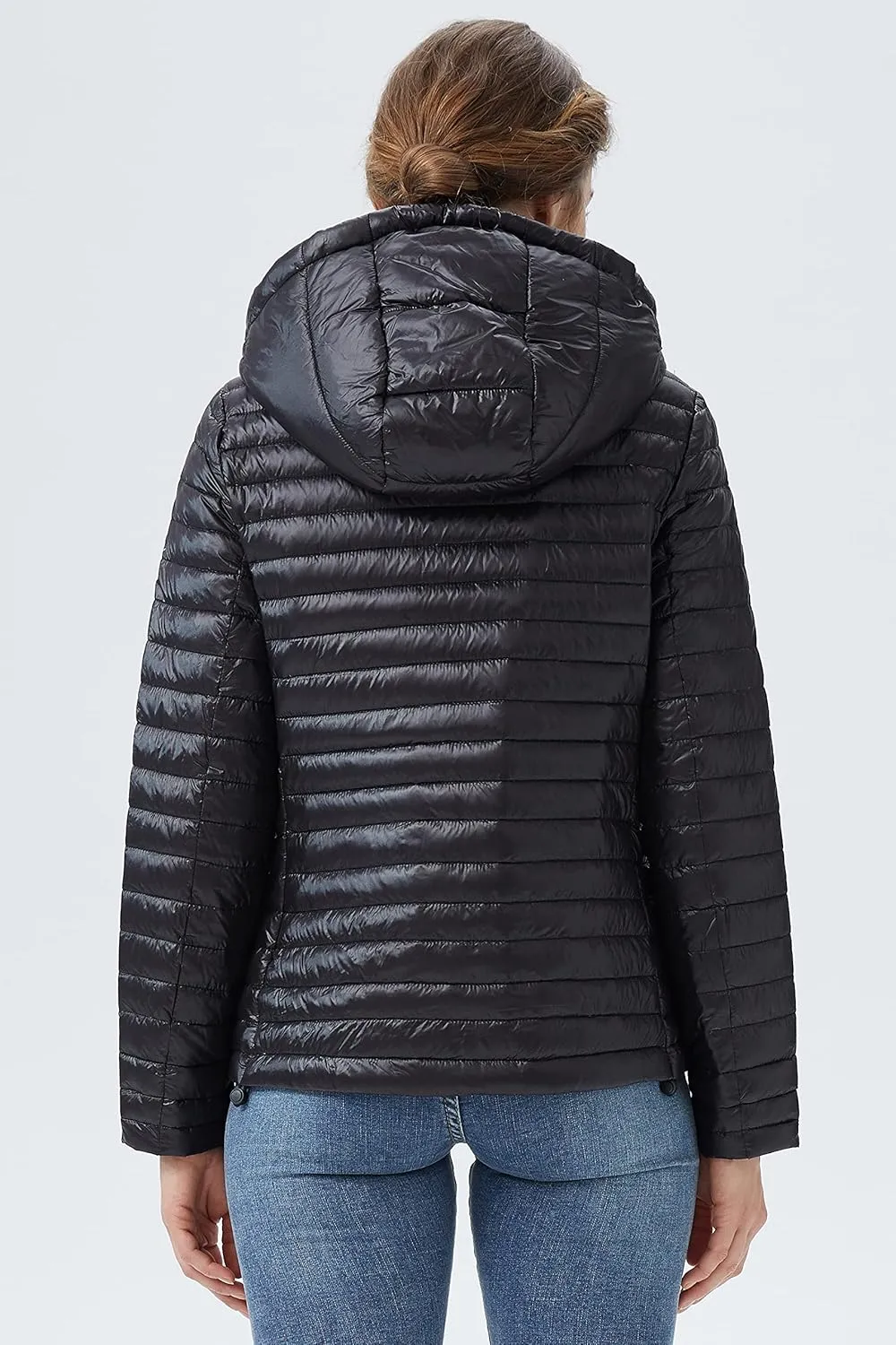 Orolay Women's Light Down Jacket Packable Winter Coat Hooded Cropped Puffer Jacket
