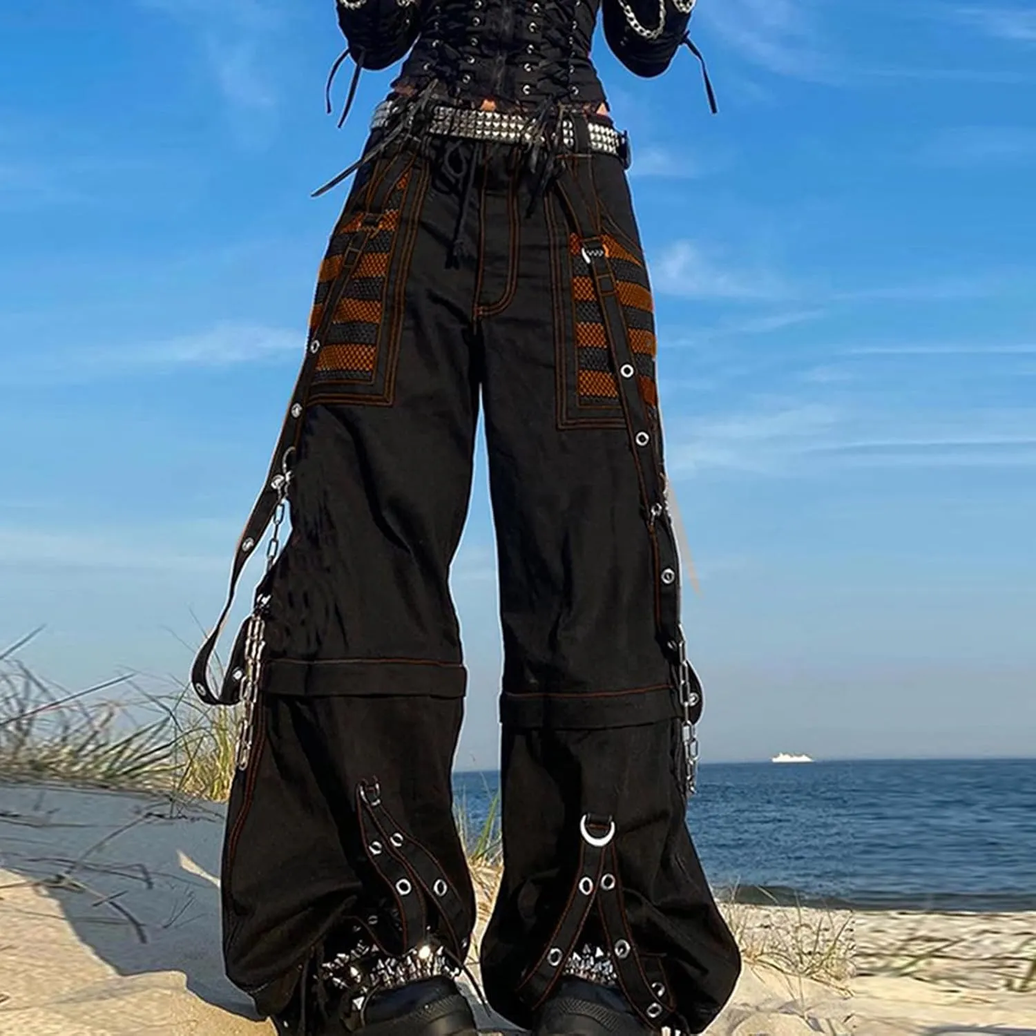 Women Gothic Black Cargo Pants Y2K High Waist Baggy Jeans Rock Style Cargo Pants with Chain Harajuku Streetwear