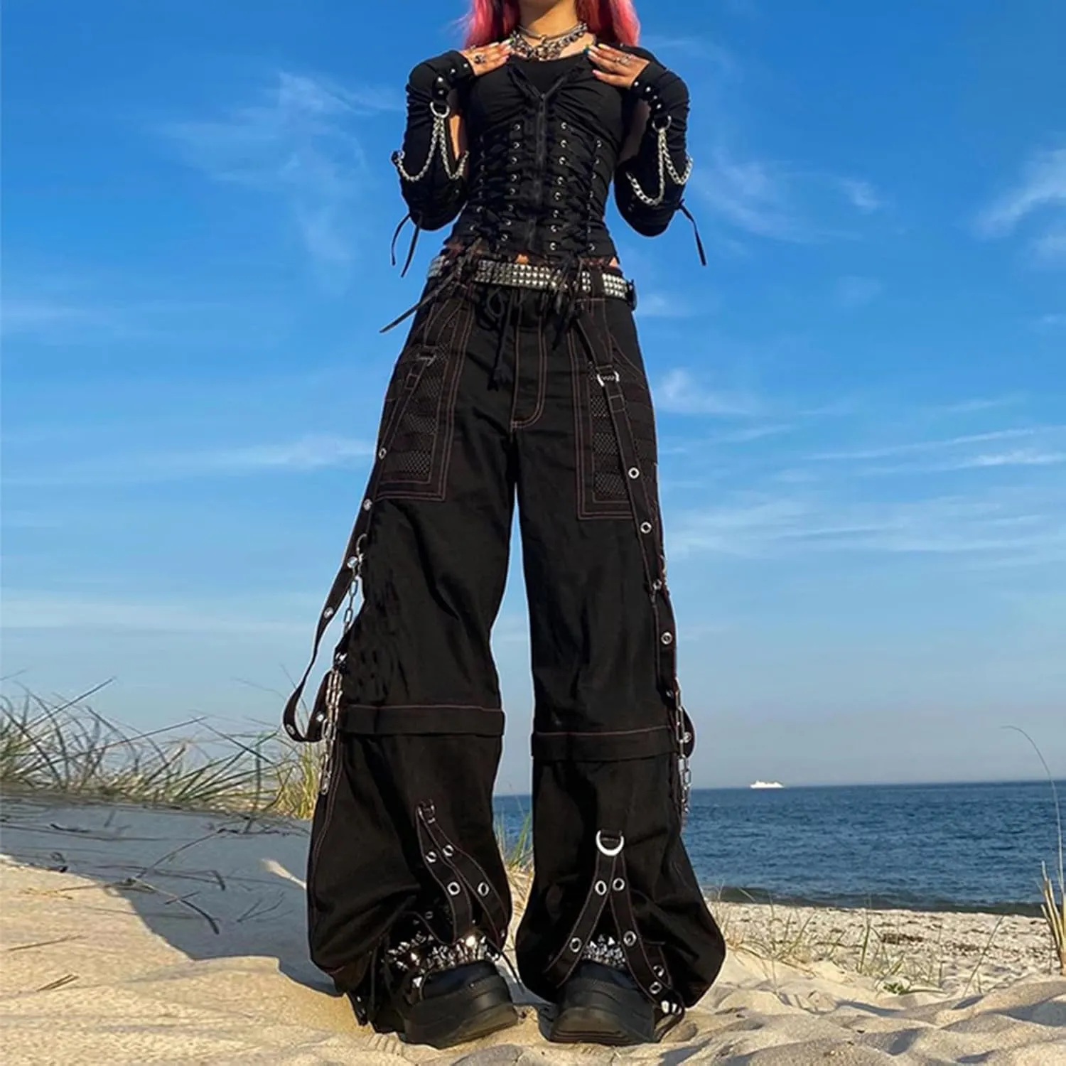 Women Gothic Black Cargo Pants Y2K High Waist Baggy Jeans Rock Style Cargo Pants with Chain Harajuku Streetwear