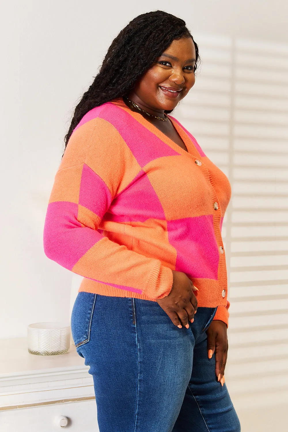 Women Woven Right Checkered V-Neck Dropped Shoulder Cardigan